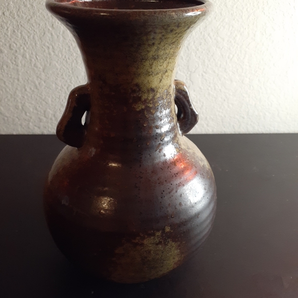 Brown Glazed Art Studio Ceramic Dual Handle 7" Decorative Vase. - Picture 6 of 7